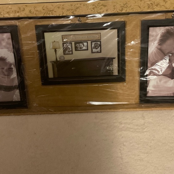 Elegant Black and Gold Photo Frame - Picture 4 of 8